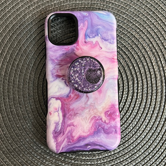 Casely iPhone 11 case with pop socket - Picture 1 of 6